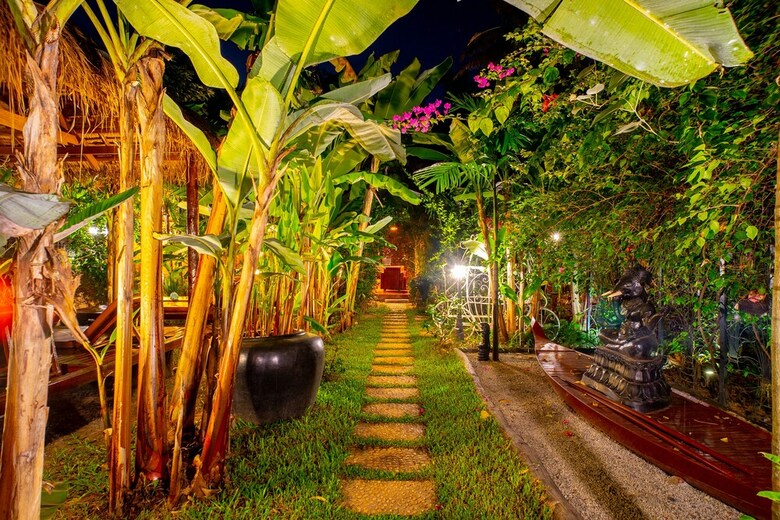 Hotel Authentic Khmer Village Resort