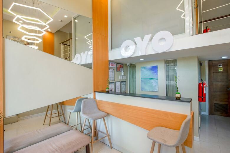 Hotel Oyo 521 Bacaca Suites