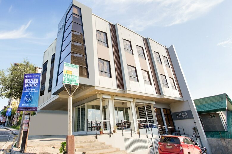 Hotel Oyo 521 Bacaca Suites
