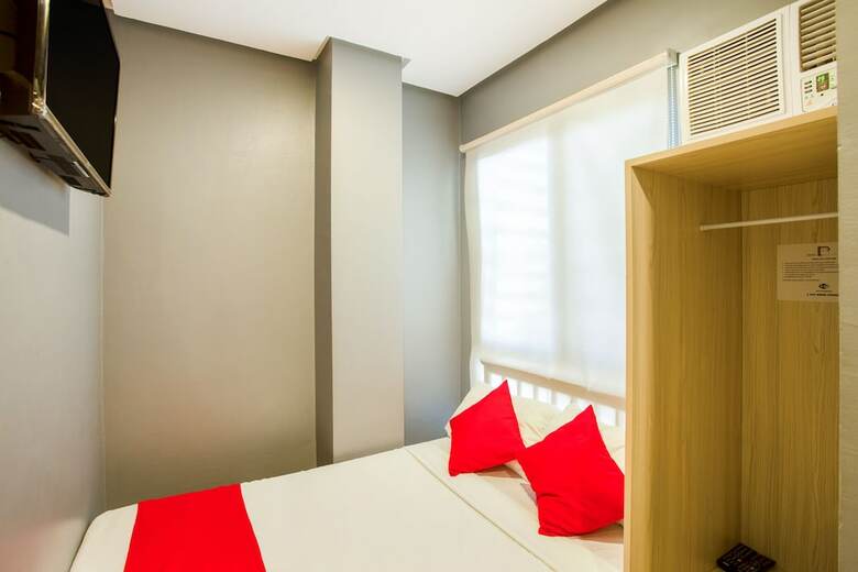 Hotel Oyo 521 Bacaca Suites