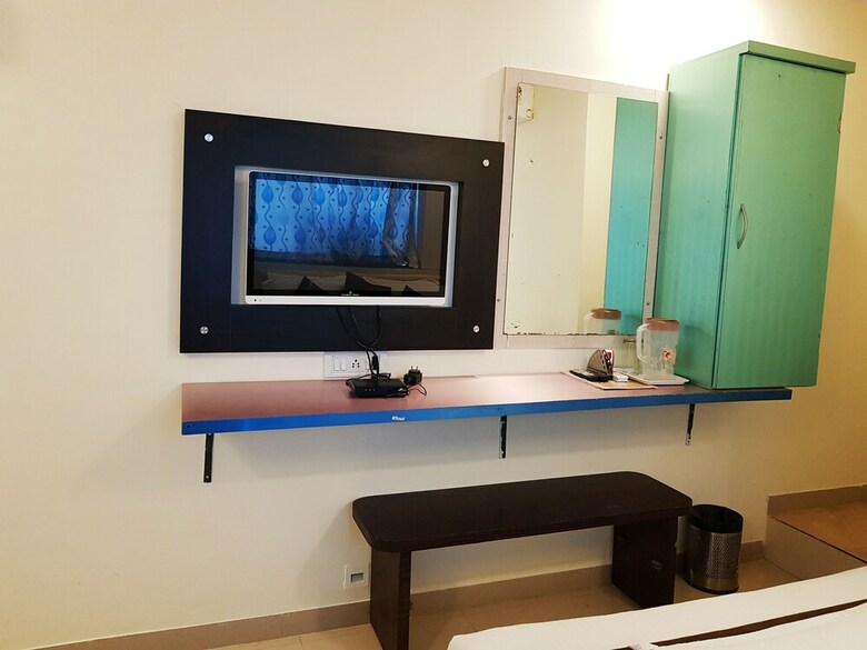 Hotel Hexa Sai Grand