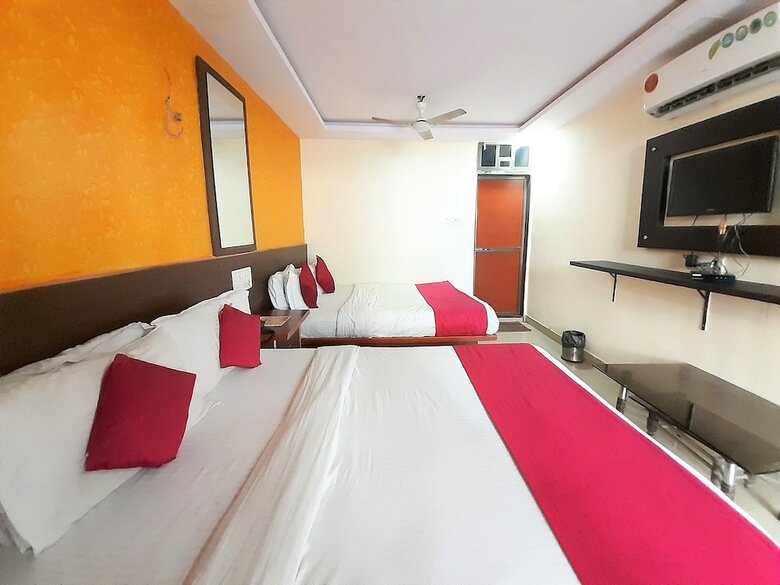 Hotel Hexa Sai Residency