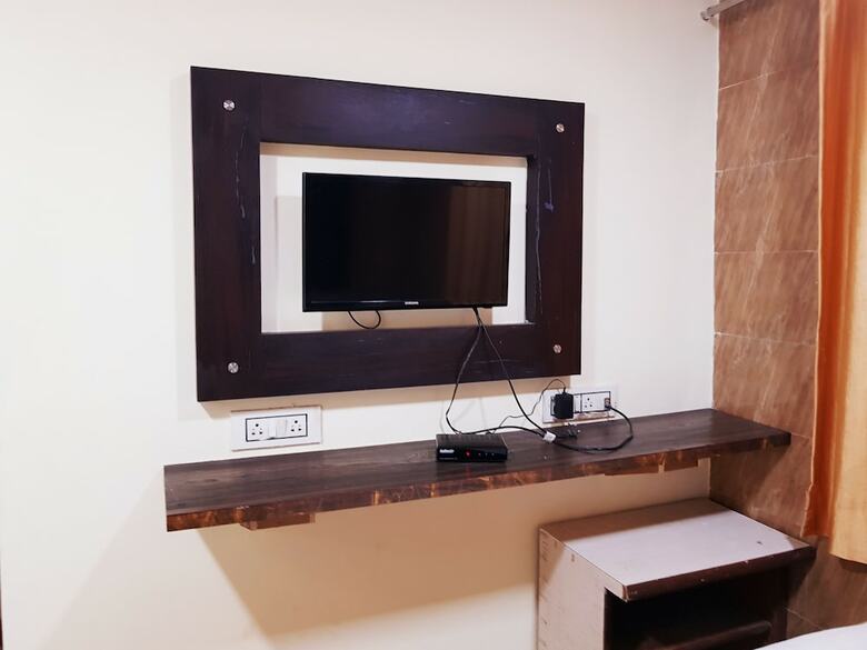Hotel Hexa Sai Residency