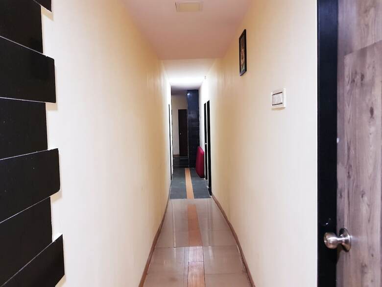 Hotel Hexa Sai Residency