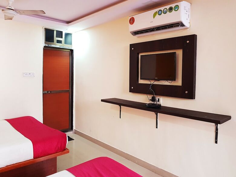 Hotel Hexa Sai Residency