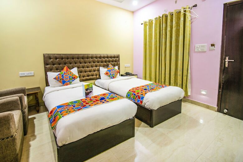 Fabhotel Banaras Darbar