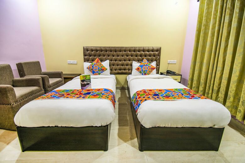Fabhotel Banaras Darbar
