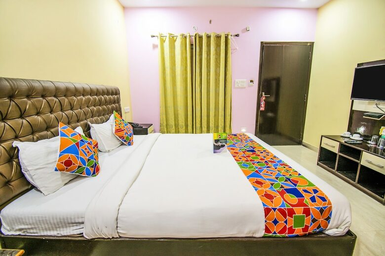 Fabhotel Banaras Darbar