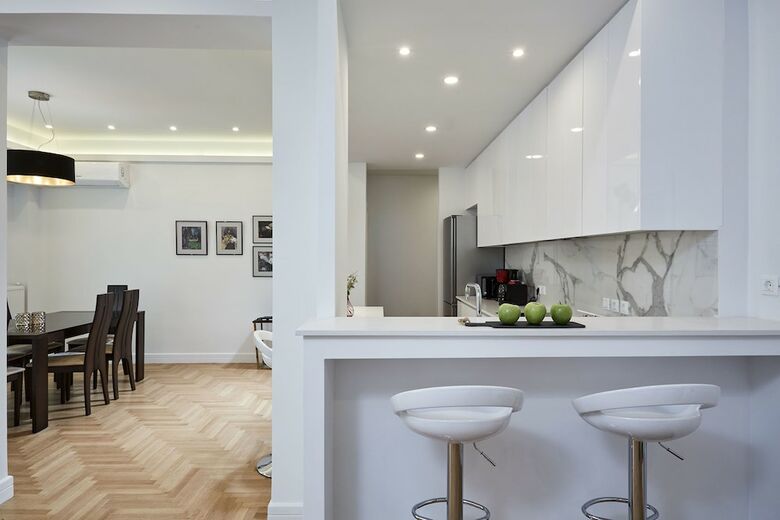 Apartamentos Luxurious Spacious Apt Next  Hilton Area