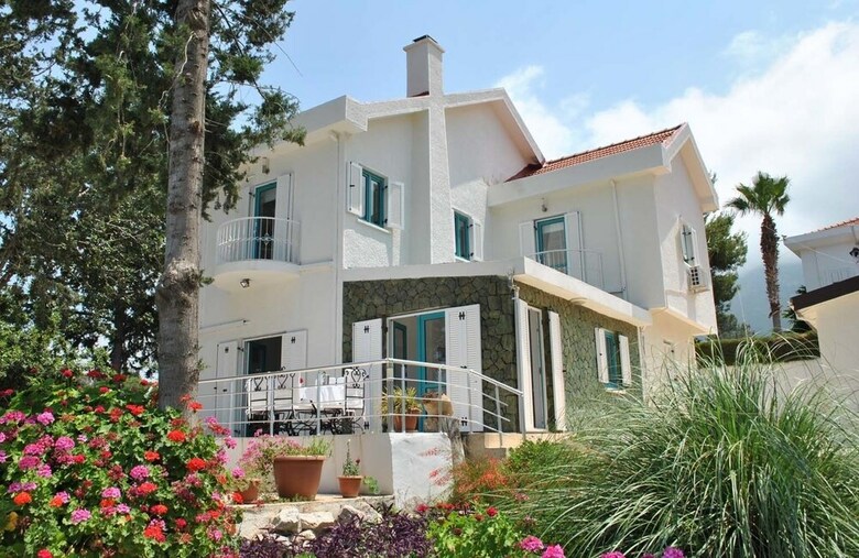 Villa Sabrina By Amy Villas