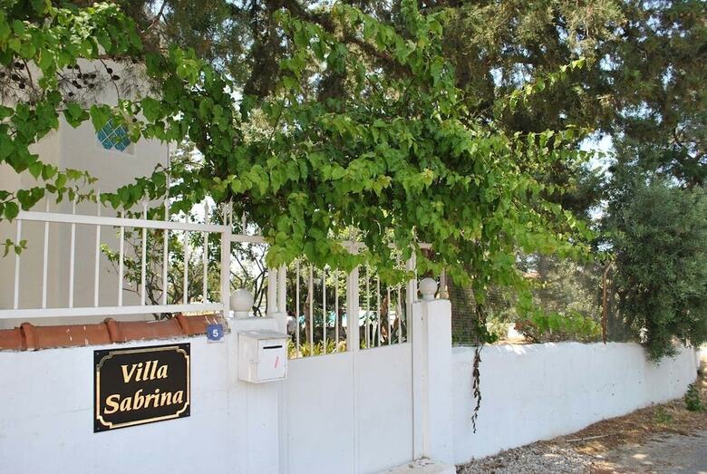 Villa Sabrina By Amy Villas