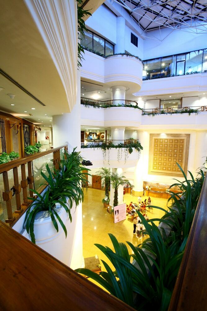 Montien Riverside Hotel