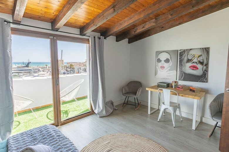 Apartamentos Mediterranean Hideaway