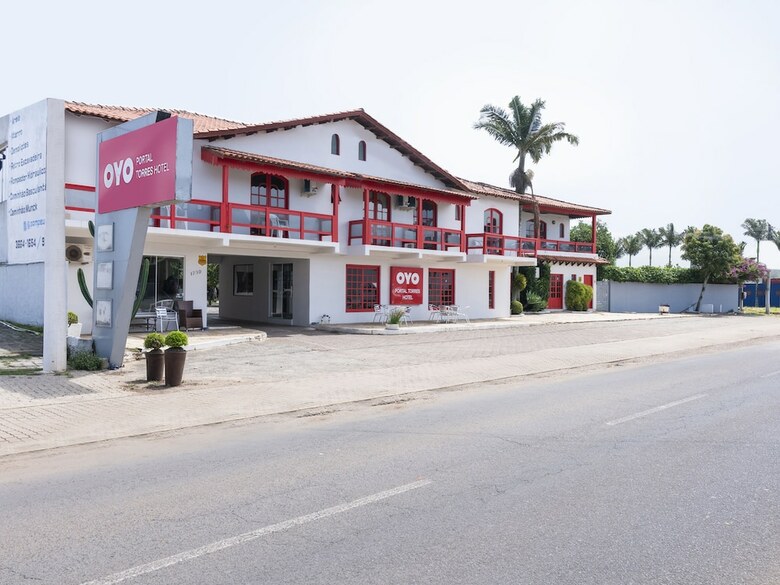 Oyo Portal Torres Hotel
