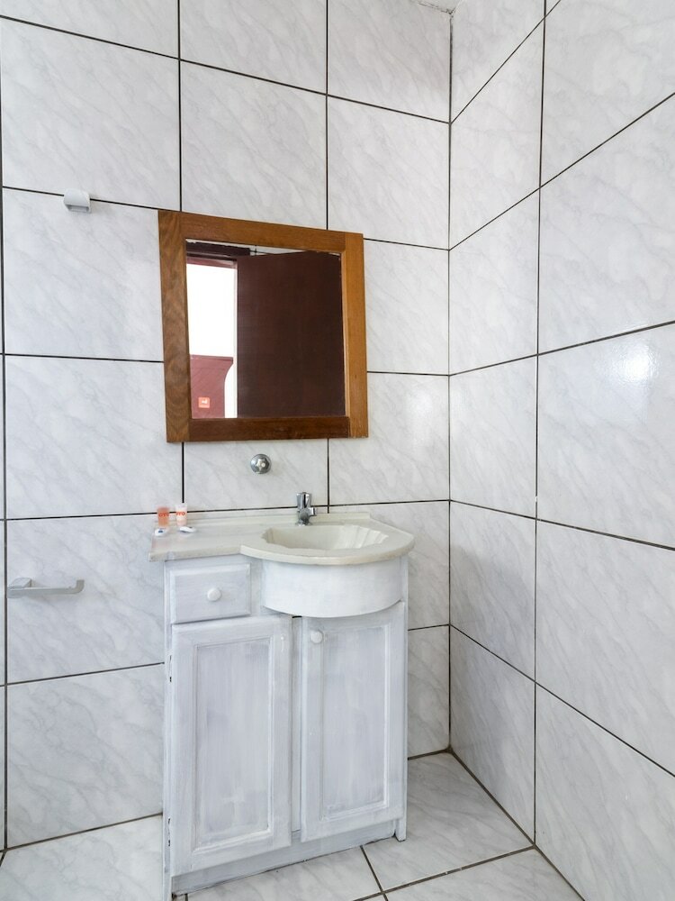 Oyo Portal Torres Hotel