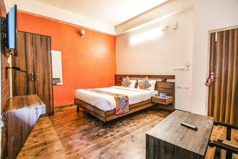 Fabhotel Global Inn