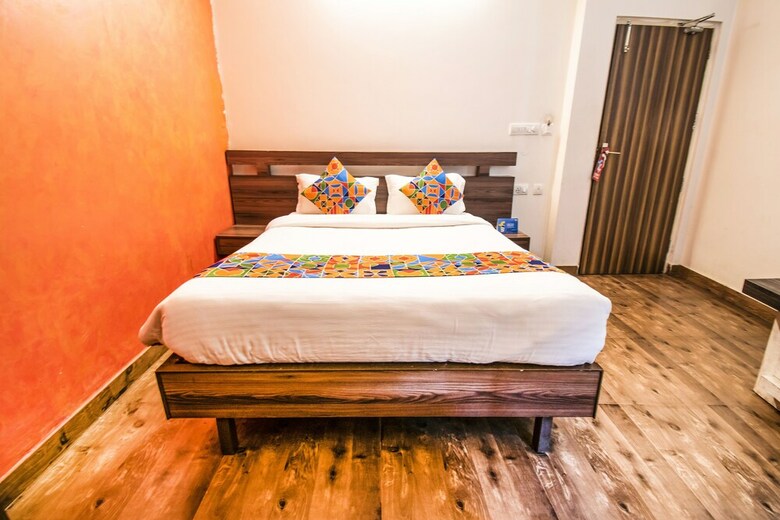 Fabhotel Global Inn