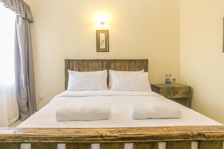 Lux Airport Inn