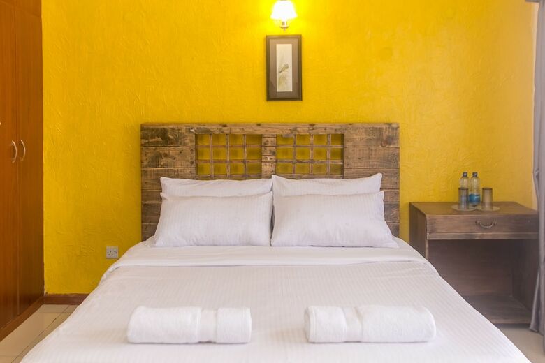 Lux Airport Inn