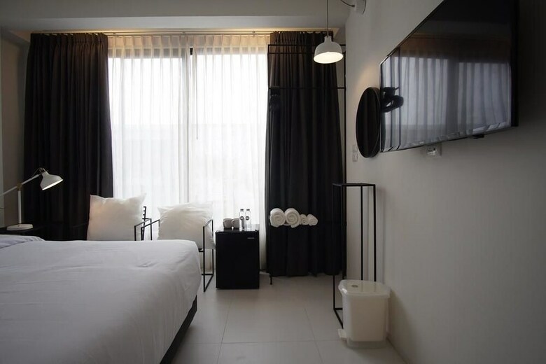 Hotel Por Santitham
