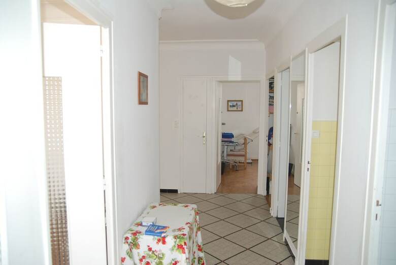 Comfy Home For Group And Family