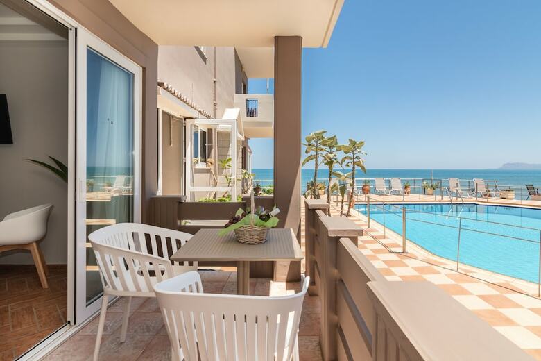 Aparthotel Girogiali Apartments