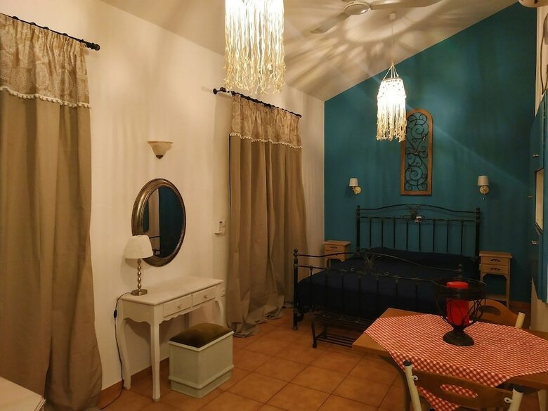 Hotel Lontosvillage