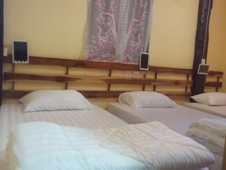 Hostal Arunrat Guesthouse