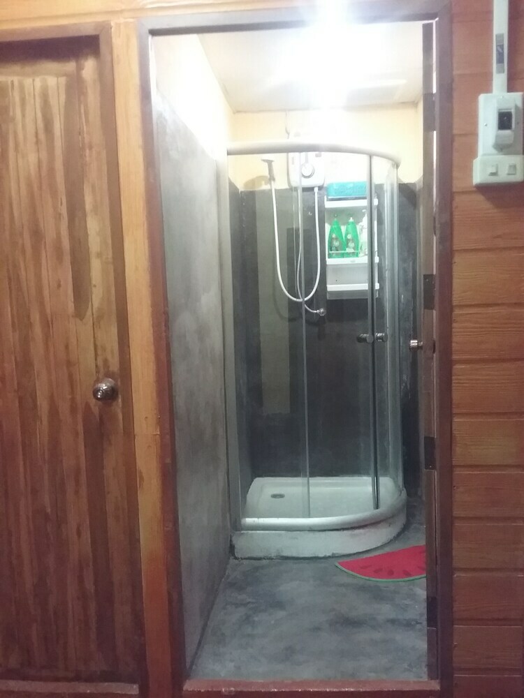Hostal Arunrat Guesthouse