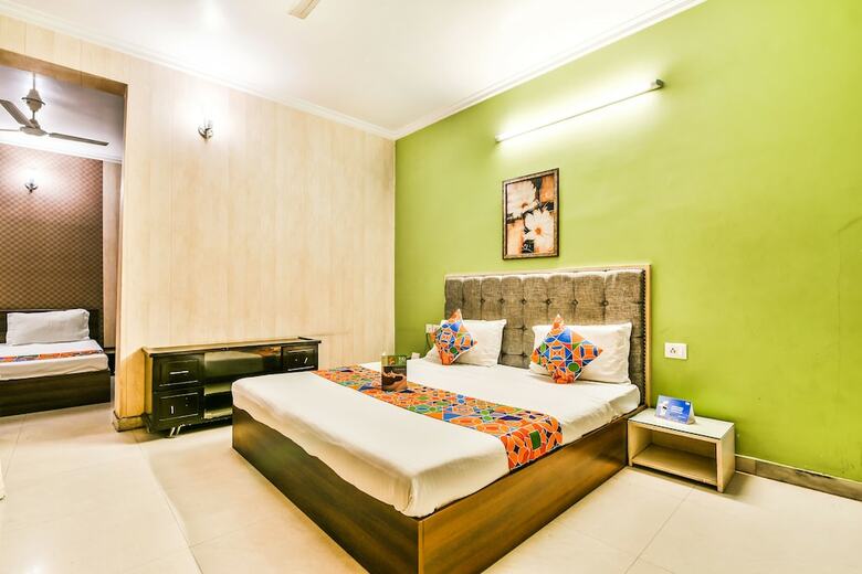 Hotel Fabexpress Silver Leaf
