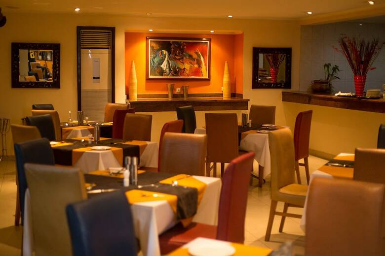 Aparthotel La Cour Hotel Apartments