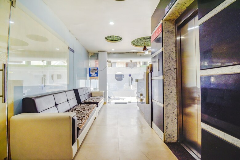 Fabhotel Galaxy Star