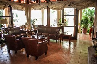 La Riviera Hotel