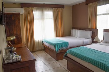 La Riviera Hotel