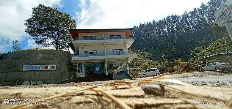 Hotel Trinitons Tea View Lake Resort