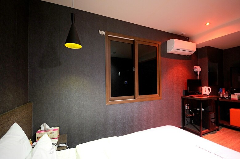 Vitamin Hotel