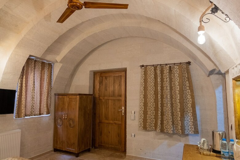 Hotel Grand Elite Cave Suites