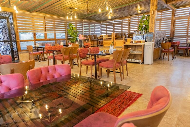 Hotel Grand Elite Cave Suites
