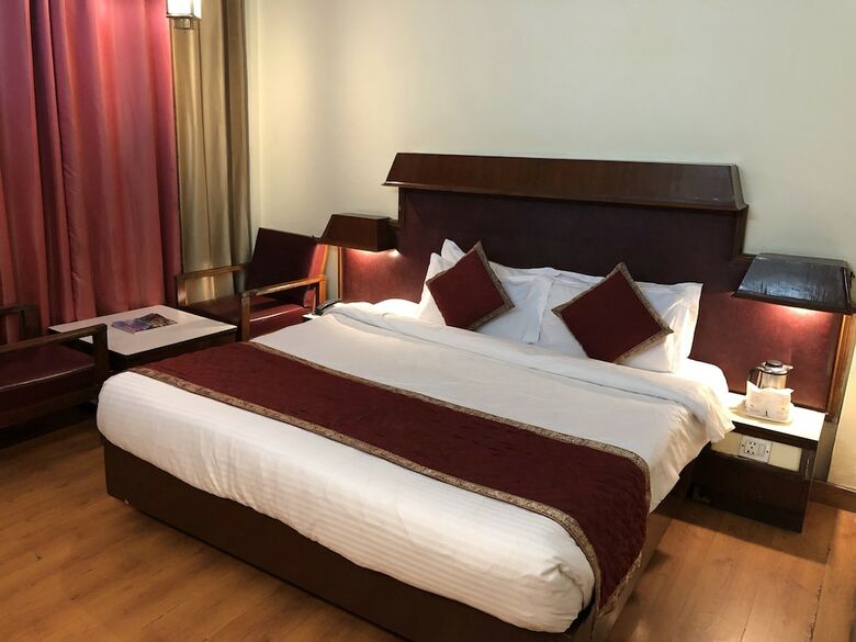Hotel Nand Residency
