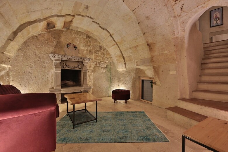 Hotel Taru Cave Suites