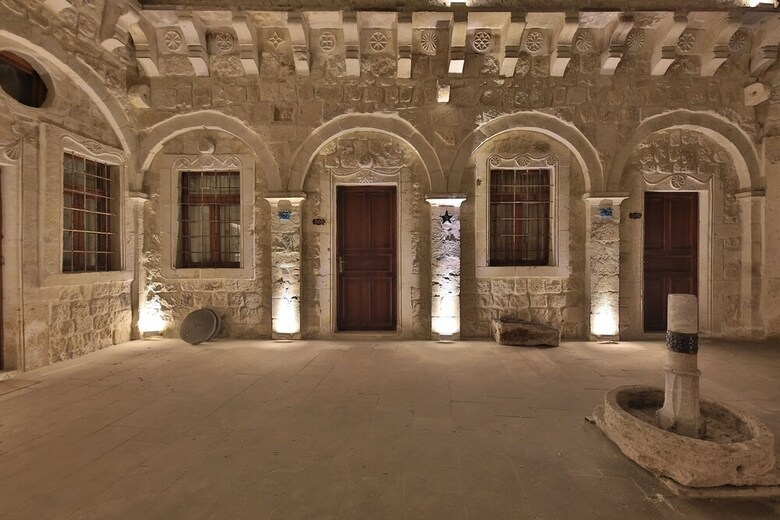Hotel Taru Cave Suites