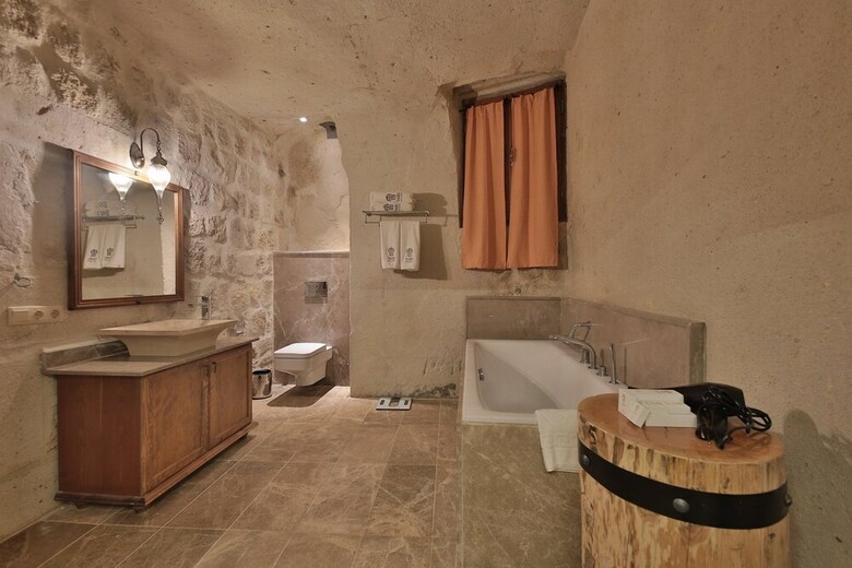 Hotel Taru Cave Suites