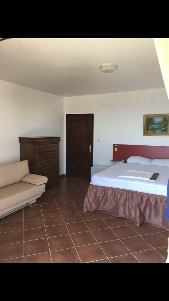 Hotel Apartments & Rooms Castello