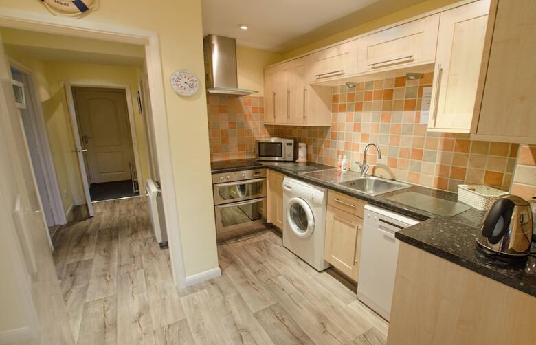 Apartamentos Clifton Court Apt 19 With Heated Pool