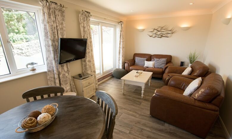 Apartamentos Clifton Court Apt 19 With Heated Pool