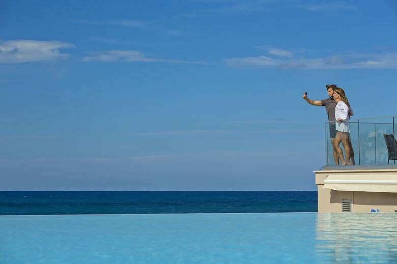 I Resort Beach Hotel & Spa