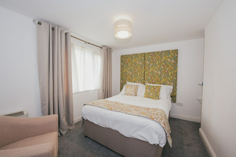 River Court Apartments (Peymans)