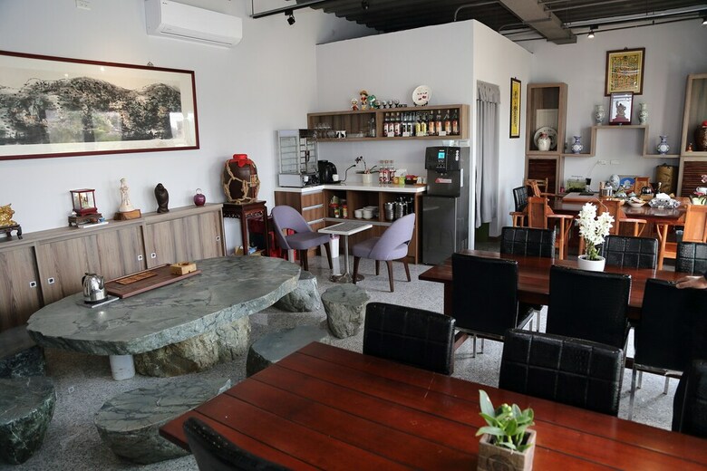 Bed & Breakfast See Happiness