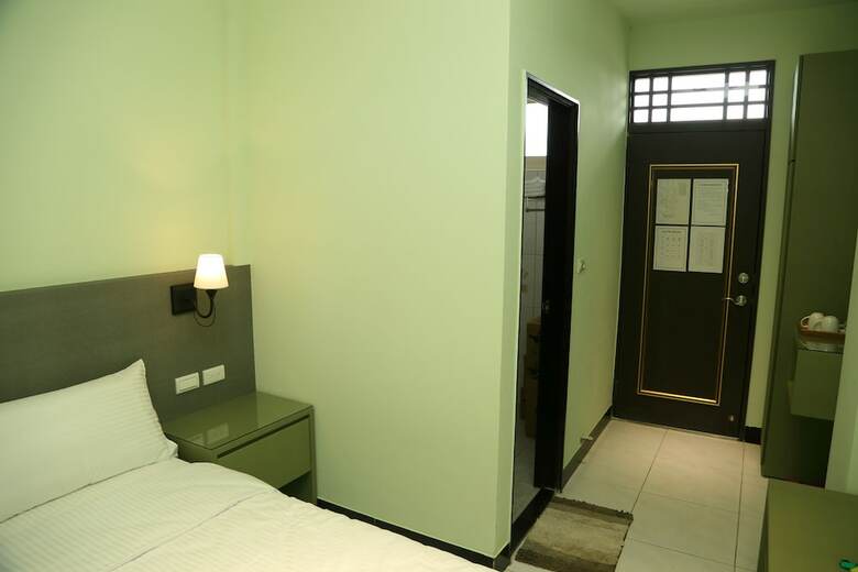 Bed & Breakfast See Happiness