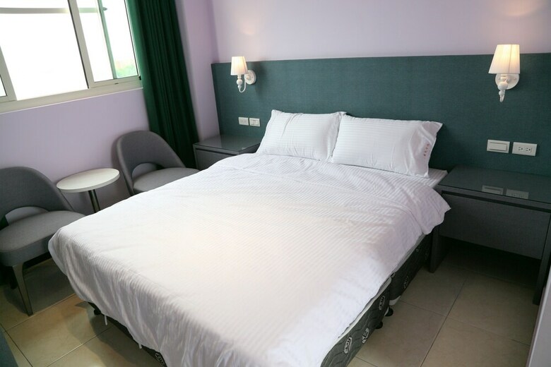Bed & Breakfast See Happiness